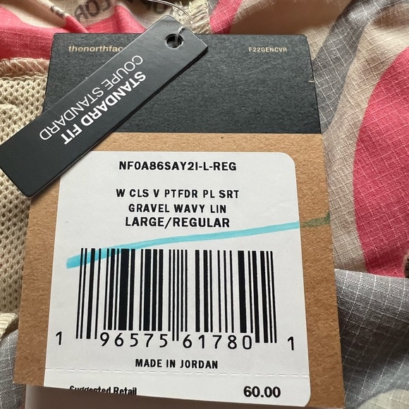 NWT The North Face Women's Patterned Shorts - Red and Gray Size Large No Liner🔥 - Picture 8 of 8